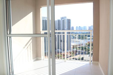 Varanda da Sala de apartamento à venda com 2 quartos, 38m² em Parque Industrial Tomas Edson, São Paulo
