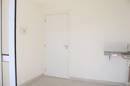 Sala de apartamento à venda com 2 quartos, 38m² em Parque Industrial Tomas Edson, São Paulo