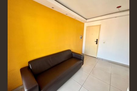 Sala de apartamento para alugar com 2 quartos, 48m² em Jardim Sao Miguel, Ferraz de Vasconcelos