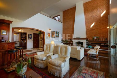 Casa à venda com 3 quartos, 340m² em Jardim Leonor, São Paulo