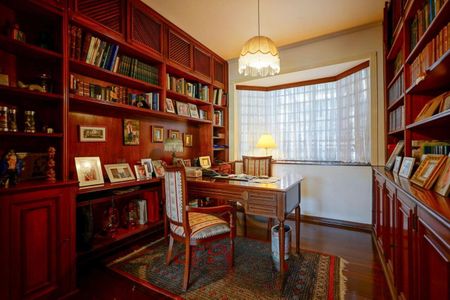 Casa à venda com 3 quartos, 340m² em Jardim Leonor, São Paulo