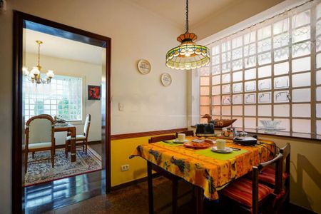 Casa à venda com 3 quartos, 340m² em Jardim Leonor, São Paulo