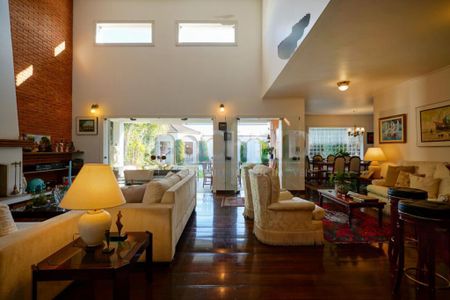 Casa à venda com 3 quartos, 340m² em Jardim Leonor, São Paulo