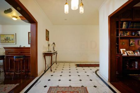 Casa à venda com 3 quartos, 340m² em Jardim Leonor, São Paulo