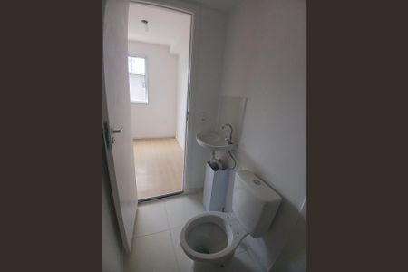 Banheiro de apartamento para alugar com 1 quarto, 15m² em Vila Arcadia, São Paulo