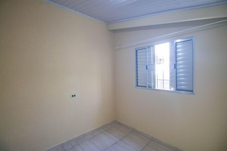 Quarto 2 de casa para alugar com 2 quartos, 55m² em Vila Mazzei, São Paulo