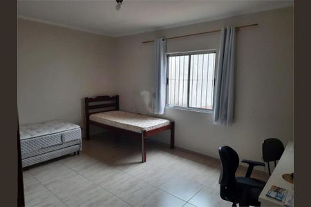 Casa à venda com 257m², 3 quartos e 2 vagas