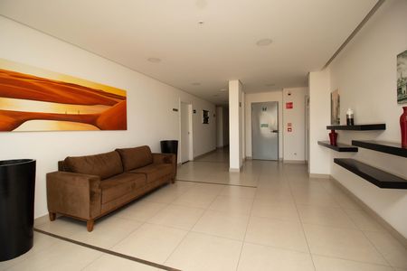 Apartamento à venda com 57m², 2 quartos e 1 vaga Apartamento à venda com 57m², 2 quartos e 1 vagaHall social