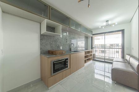 Sala - Cozinha Integrada de apartamento para alugar com 2 quartos, 48m² em Vila Cordeiro, São Paulo