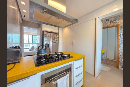 Cozinha  de apartamento à venda com 3 quartos, 128m² em Lourdes, Belo Horizonte