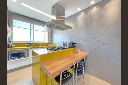 Cozinha  de apartamento à venda com 3 quartos, 128m² em Lourdes, Belo Horizonte