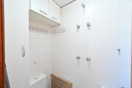 Apartamento à venda com 79m², 3 quartos e 2 vagas Apartamento à venda com 79m², 3 quartos e 2 vagasBanheiro de serviço
