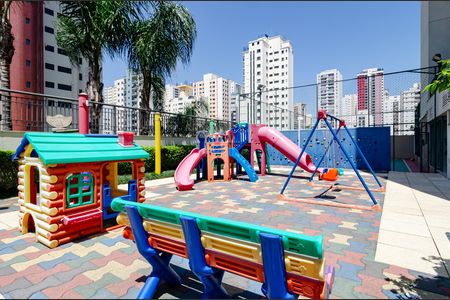 Apartamento à venda com 79m², 3 quartos e 2 vagas Apartamento à venda com 79m², 3 quartos e 2 vagasPlayground