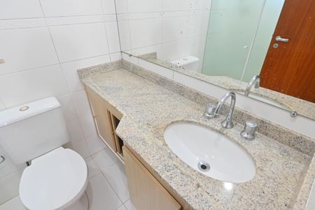 Apartamento à venda com 79m², 3 quartos e 2 vagas Apartamento à venda com 79m², 3 quartos e 2 vagasBanheiro da Suíte