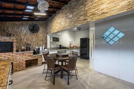 Casa para alugar com 500m², 4 quartos e 4 vagas Casa para alugar com 500m², 4 quartos e 4 vagasChurrasqueira