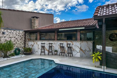 Casa para alugar com 500m², 4 quartos e 4 vagas Casa para alugar com 500m², 4 quartos e 4 vagasPiscina