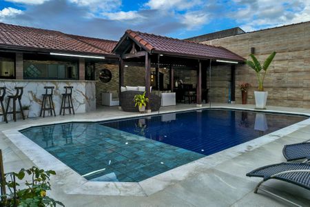 Casa para alugar com 500m², 4 quartos e 4 vagas Casa para alugar com 500m², 4 quartos e 4 vagasPiscina