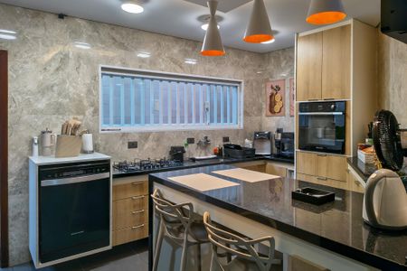 Casa para alugar com 500m², 4 quartos e 4 vagas Casa para alugar com 500m², 4 quartos e 4 vagasCozinha