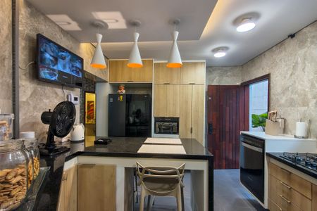 Casa para alugar com 500m², 4 quartos e 4 vagas Casa para alugar com 500m², 4 quartos e 4 vagasCozinha