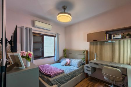 Casa para alugar com 500m², 4 quartos e 4 vagas Casa para alugar com 500m², 4 quartos e 4 vagasQuarto