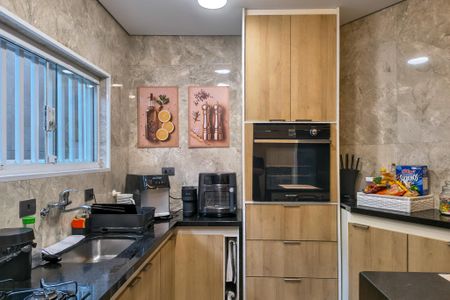 Casa para alugar com 500m², 4 quartos e 4 vagas Casa para alugar com 500m², 4 quartos e 4 vagasCozinha