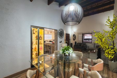 Casa para alugar com 500m², 4 quartos e 4 vagas