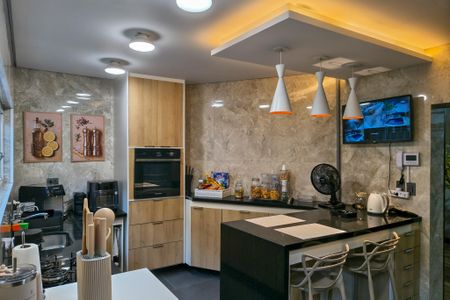 Casa para alugar com 500m², 4 quartos e 4 vagas Casa para alugar com 500m², 4 quartos e 4 vagasCozinha