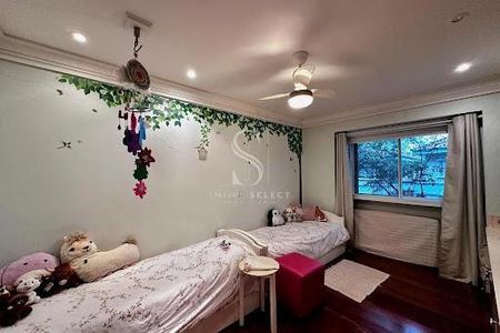 Casa à venda com 224m², 4 quartos e 5 vagas