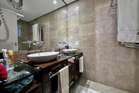 Casa à venda com 224m², 4 quartos e 5 vagas