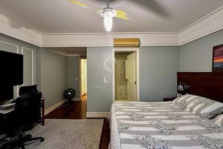 Casa à venda com 224m², 4 quartos e 5 vagas