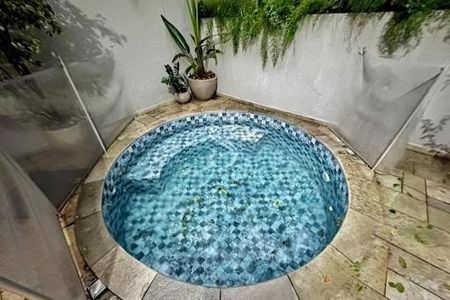 Casa à venda com 224m², 4 quartos e 5 vagas