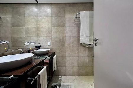 Casa à venda com 224m², 4 quartos e 5 vagas