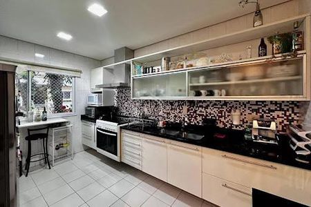 Casa à venda com 224m², 4 quartos e 5 vagas