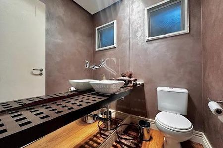 Casa à venda com 224m², 4 quartos e 5 vagas