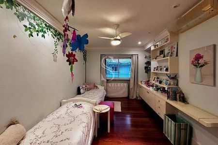 Casa à venda com 224m², 4 quartos e 5 vagas
