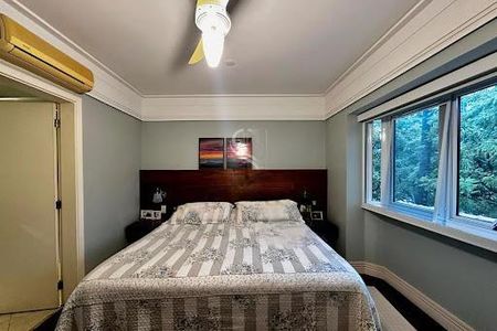 Casa à venda com 224m², 4 quartos e 5 vagas