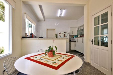 Casa de condomínio à venda com 371m², 4 quartos e 4 vagas