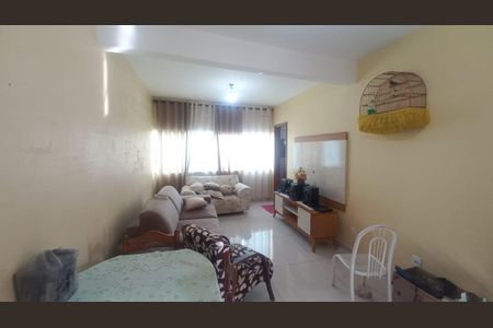 Casa à venda com 220m², 4 quartos e 2 vagas