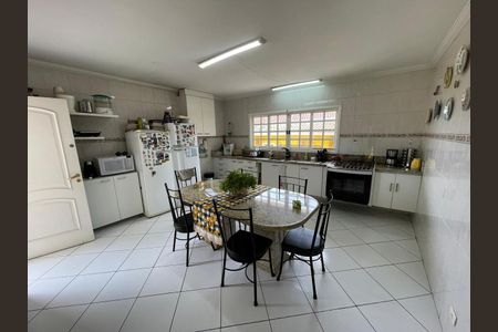 Casa à venda com 3 quartos, 213m² em Vila America, São Paulo