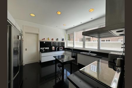 Casa de condomínio à venda com 846m², 6 quartos e 9 vagas
