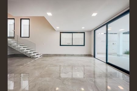 Casa de Condomínio à venda com 3 quartos, 310m² em Residencial Tres (Alphaville), Santana de Parnaíba