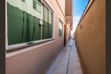 Casa à venda com 74m², 2 quartos e 1 vaga Casa à venda com 74m², 2 quartos e 1 vagaPátio com vista para a cidade, com jardim e churrasqueira.