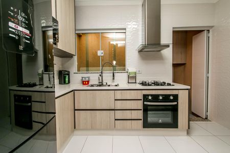 Casa à venda com 74m², 2 quartos e 1 vaga