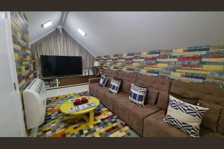 Casa de condomínio à venda com 450m², 4 quartos e 2 vagas Casa de condomínio à venda com 450m², 4 quartos e 2 vagasSala 2