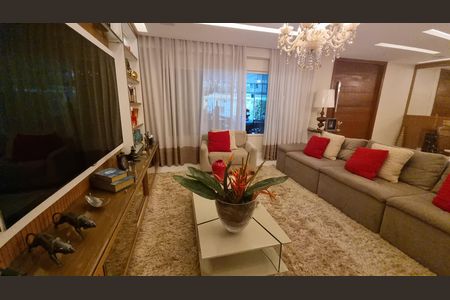 Casa de condomínio à venda com 450m², 4 quartos e 2 vagas Casa de condomínio à venda com 450m², 4 quartos e 2 vagasSala