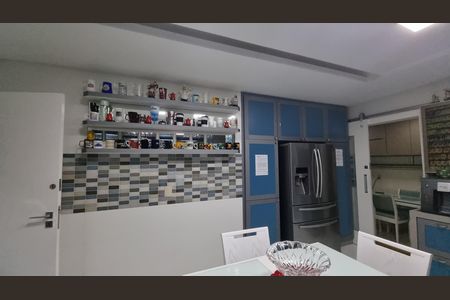Casa de condomínio à venda com 450m², 4 quartos e 2 vagas Casa de condomínio à venda com 450m², 4 quartos e 2 vagasCozinha