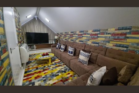 Casa de condomínio à venda com 450m², 4 quartos e 2 vagas Casa de condomínio à venda com 450m², 4 quartos e 2 vagasSala 2