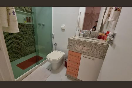 Casa de condomínio à venda com 450m², 4 quartos e 2 vagas Casa de condomínio à venda com 450m², 4 quartos e 2 vagasBanheiro
