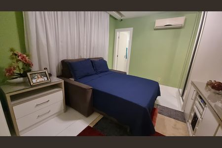 Casa de condomínio à venda com 450m², 4 quartos e 2 vagas Casa de condomínio à venda com 450m², 4 quartos e 2 vagasQuarto