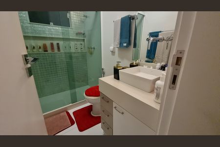 Casa de condomínio à venda com 450m², 4 quartos e 2 vagas Casa de condomínio à venda com 450m², 4 quartos e 2 vagasBanheiro